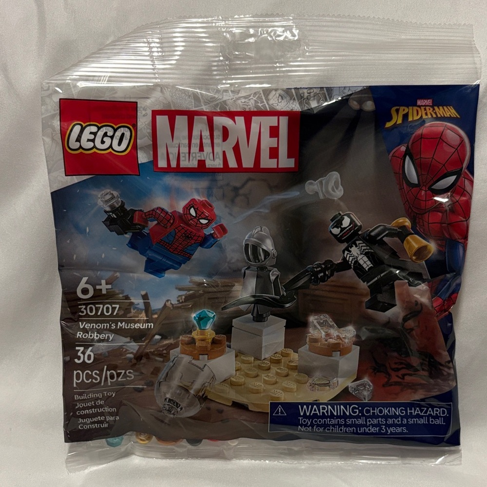 LEGO Marvel Spider-Man Venom's Museum Robbery - White, Red, Black, Gold, Blue